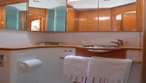 Adeia - Guest Bathroom